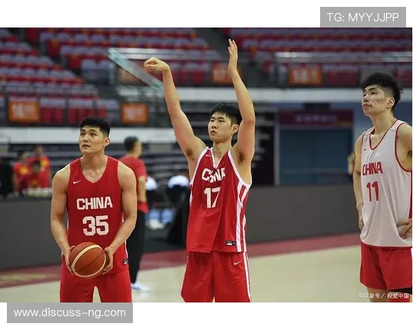 国家队在决赛中逆转夺冠创历史新纪录球迷沸腾展现顽强拼搏精神