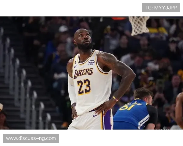 湖人队新赛季目标明确 带领詹姆斯和戴维斯冲击总冠军荣耀